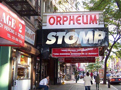 ストンプ（stomp）上演中のオルフェウム劇場