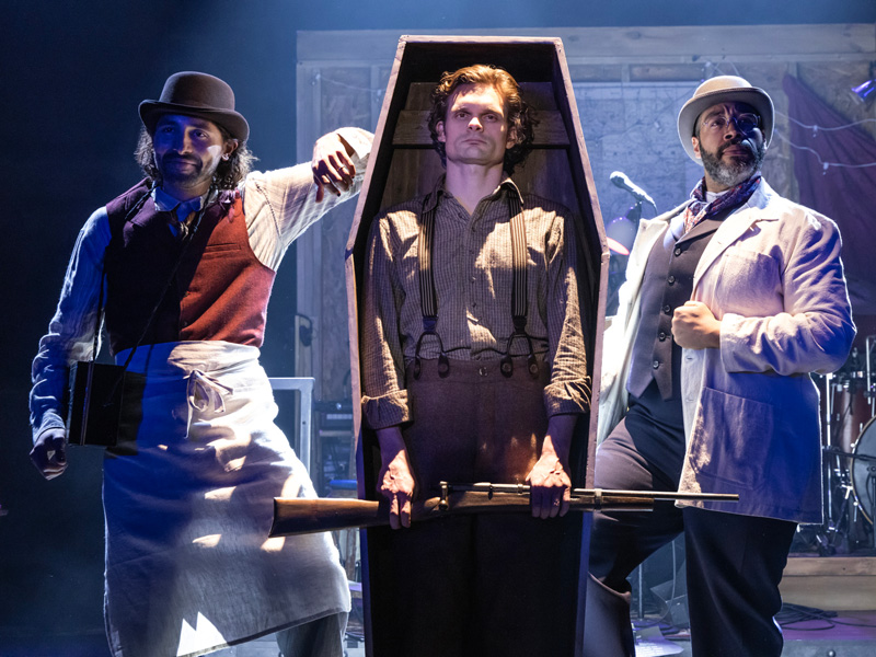 ブロードウェイ デッドアウトローの一場面