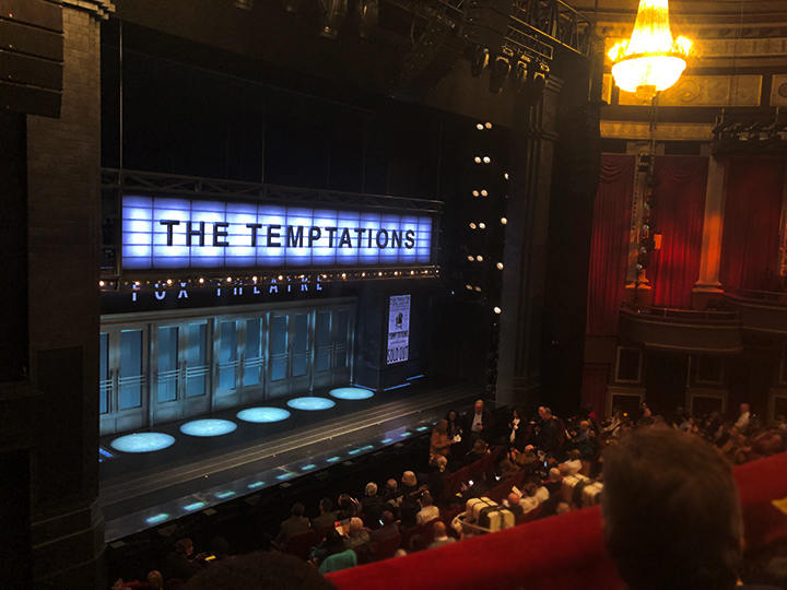 The Tempationsのステージセット