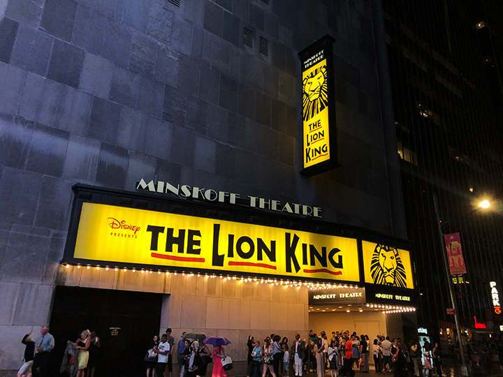 ミンスコフ劇場で公演されているライオン・キング
