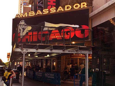 アンバサダー劇場（Ambassador Theatre）の外見：2019年7月撮影