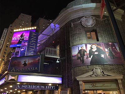 ブロードハースト劇場（Broadhurst Theatre）の外観