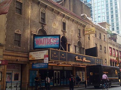 ブルックスアトキンソン劇場（Brooks Atkinson Theatre）の外観