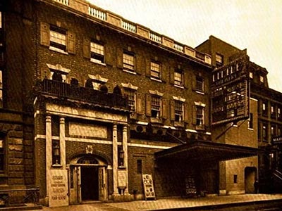 創設当時のザ・リトル劇場