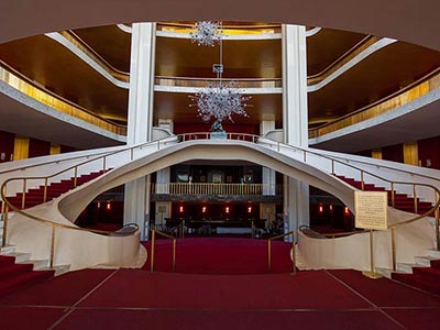 1966年9月16日に創設された新メトロポリタン歌劇場