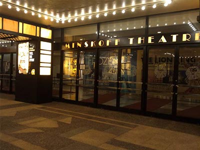 ミンスコフ家から由来して付けられたミンスコフ劇場（Minskoff Theatre）