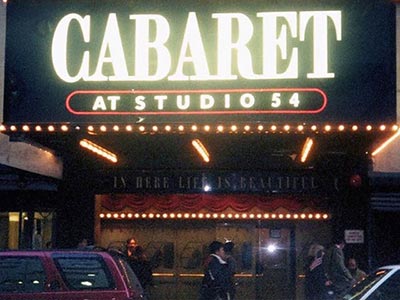 トニー賞受賞作品：キャバレー（Cabaret）がスタジオ54を復活させる