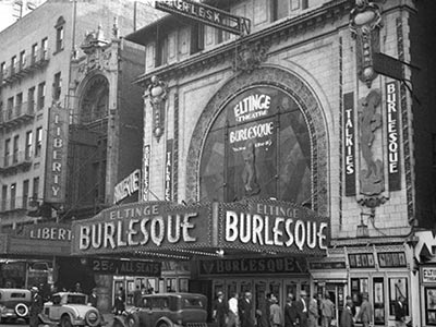 「バーレスク会場（All Live Burlesk）」と看板が付けれた42nd Street Playhouse