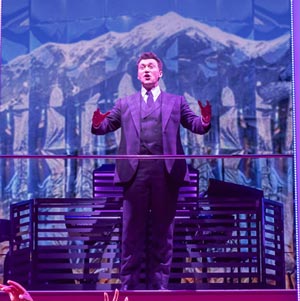 ミュージカル チェスの登場人物、アービター（審判）