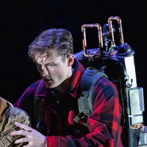 ブロードウェイ舞台 ストレンジャー・シングス：ファースト・シャドウの登場人物、ジェームズ・ホッパー・ジュニア
